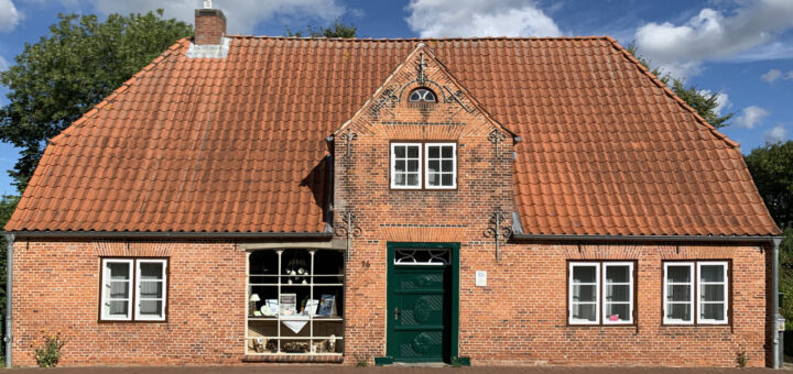 Haus Peters Aussenansicht Strassenseite